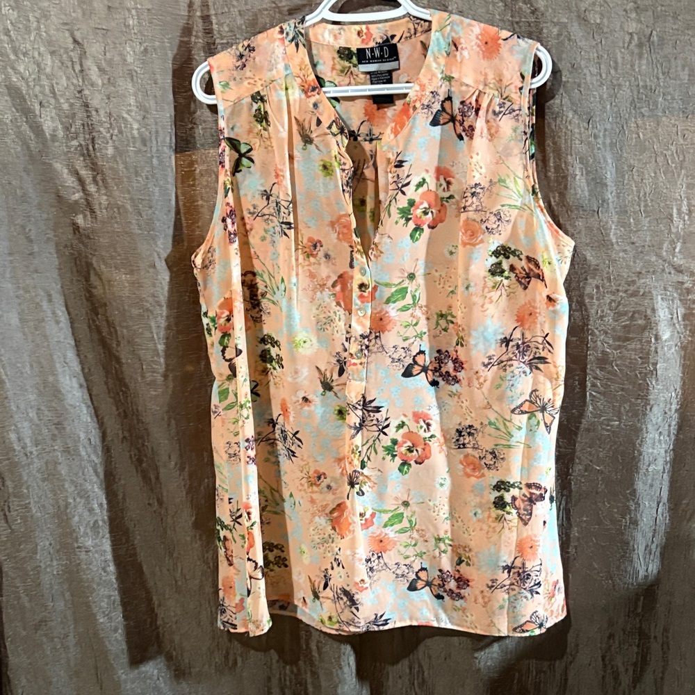 Floral Keyhole Blouse - Peach
